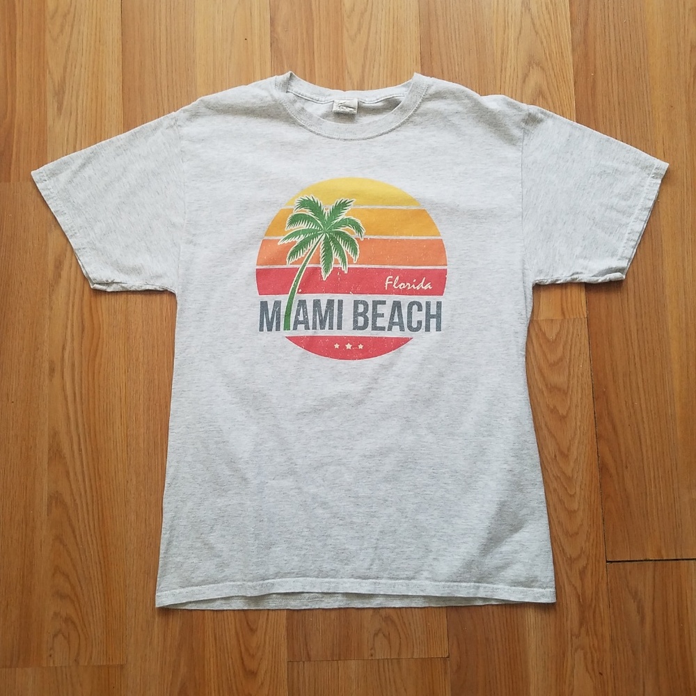 Miami Beach Florida Grey Short Sleeve Graphic Tee